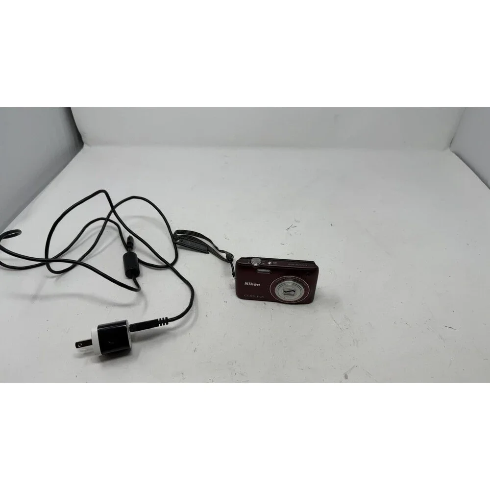 Nikon COOLPIX S4100 Digital Camera Plum W/ Charger (Lens Error/Stuck)